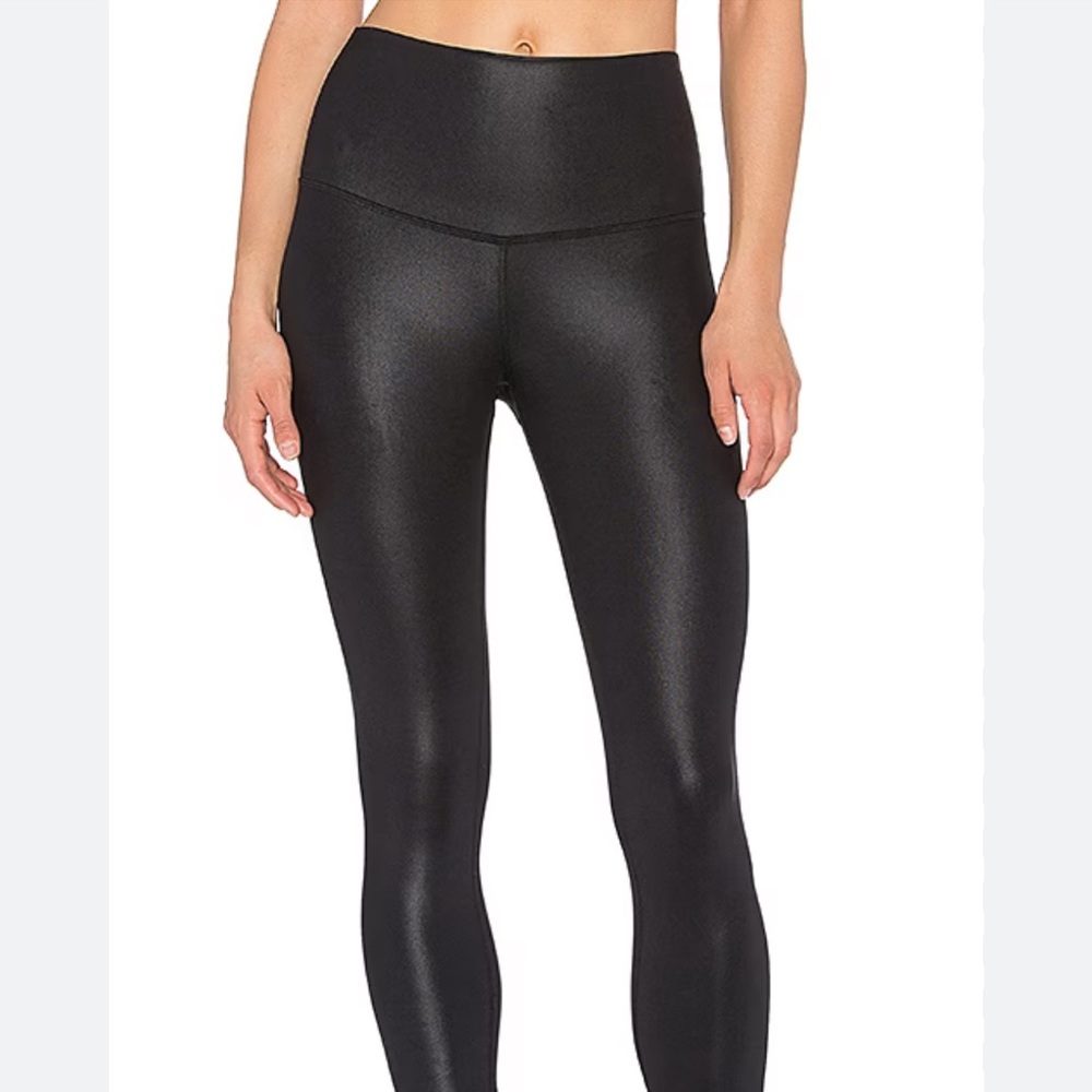 ALO high waist Airlift leggings 7/8 size small *shiny black*